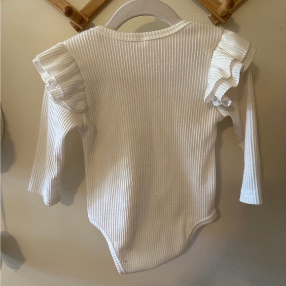 Boutique Baby Girl Ruffle Long Sleeved Onesie Ribbed - Picture 2 of 2